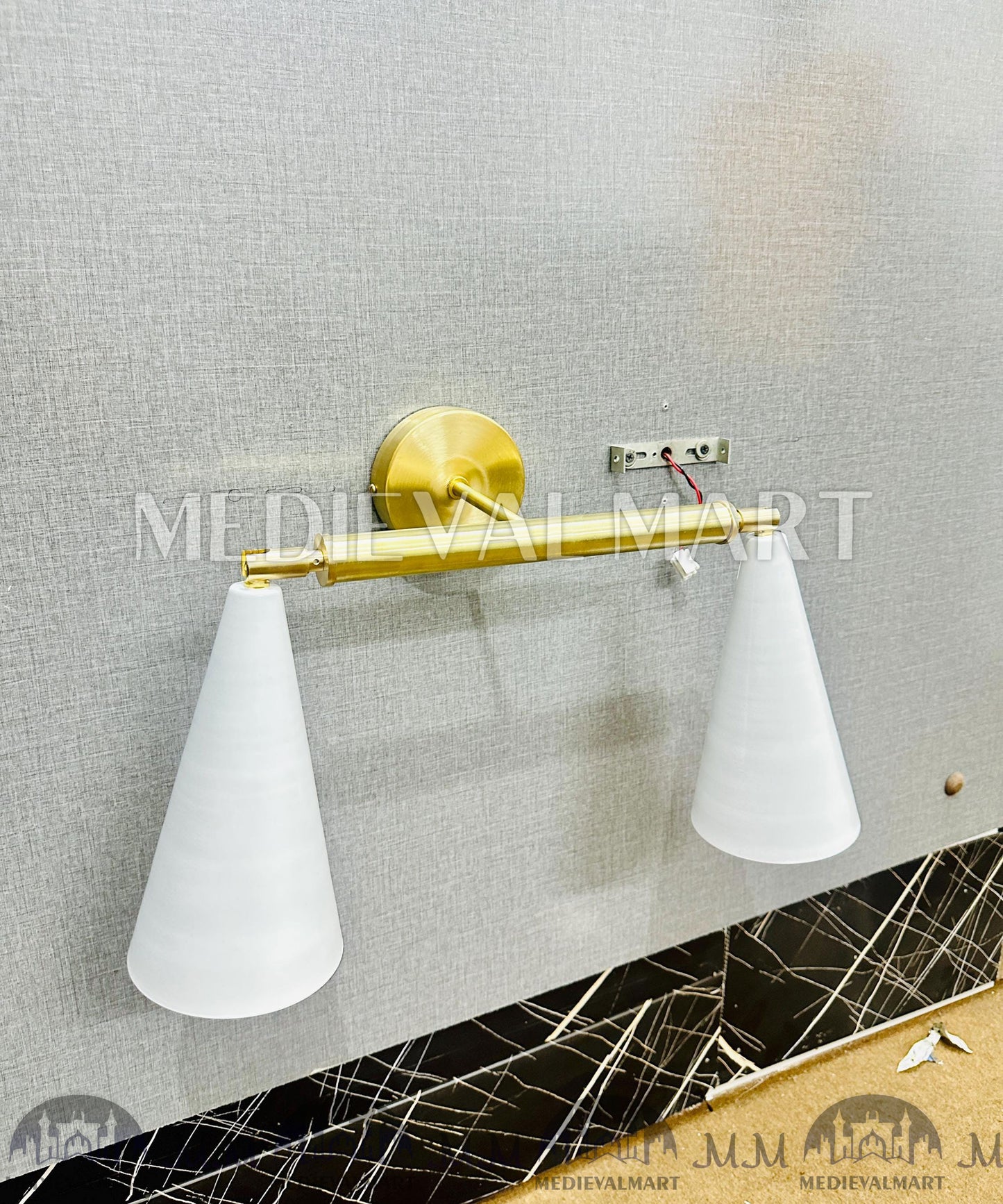 MEDIEVALMART Handmade Custom Brass Vanity Light: Mid-Century Modern Bathroom Sconce