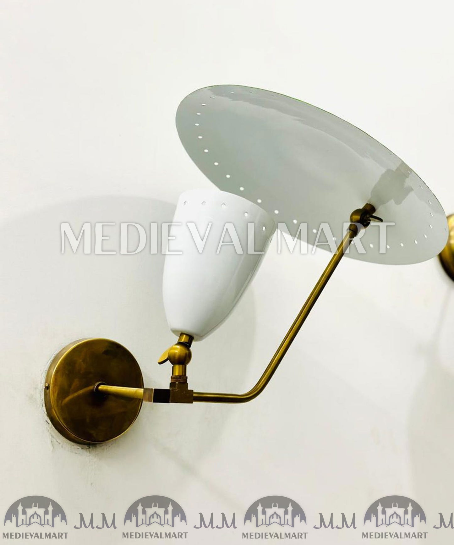 MEDIEVALMART Handmade Custom Brass Wall Lamp: Mid-Century Modern Sconce