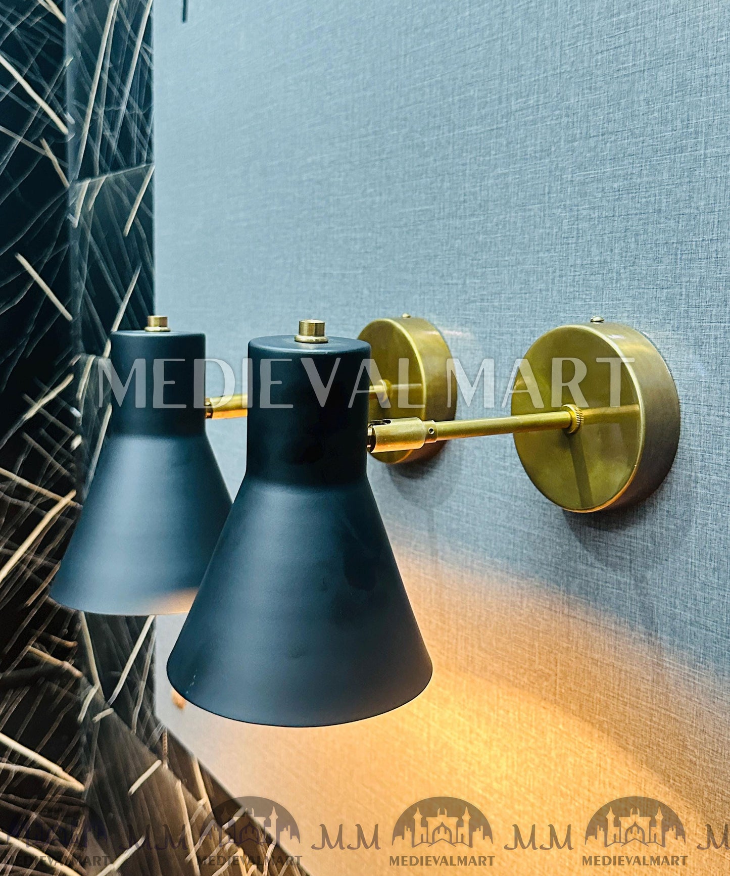 MEDIEVALMART Mid-Century Modern Brass Wall Sconce: Industrial Vanity Lighting