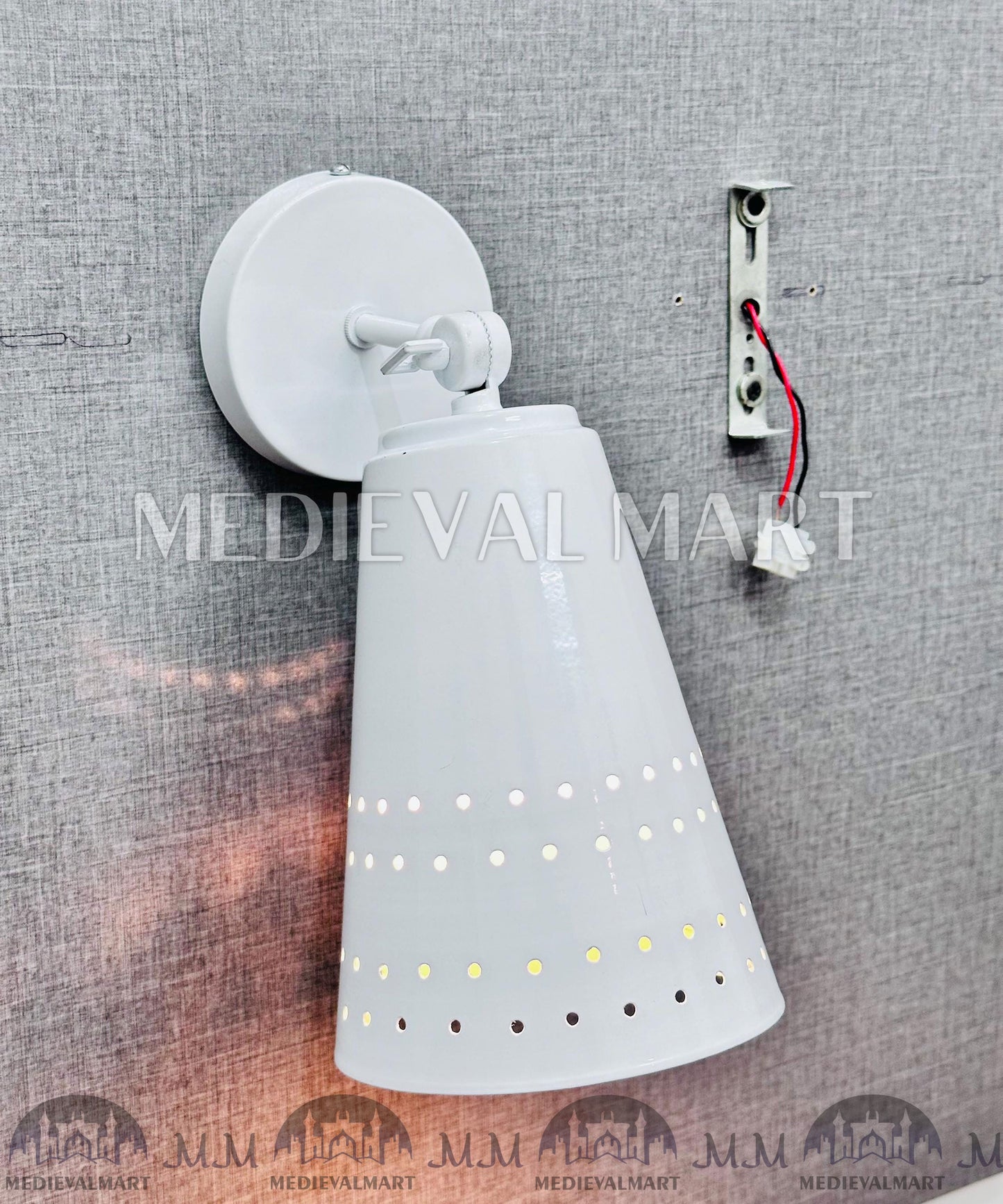 MEDIEVALMART Handcrafted Brass Wall Sconce: Mid-Century Modern Art Deco Lighting