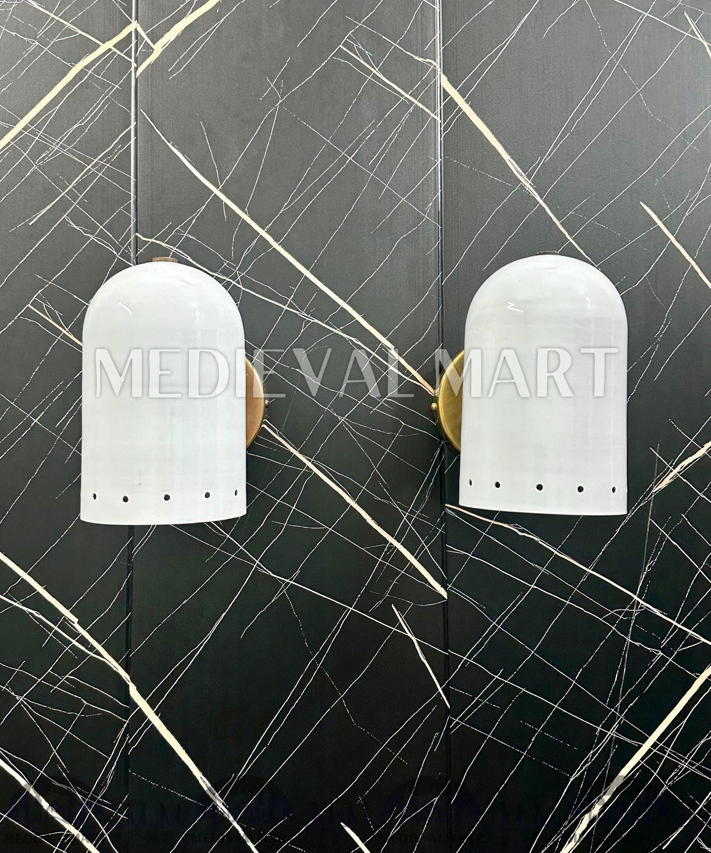 MEDIEVALMART Handcrafted Brass Wall Sconce: Modern Bedside Lamp