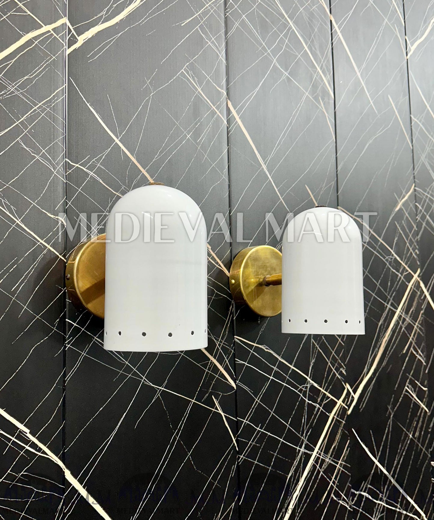 MEDIEVALMART Handcrafted Brass Wall Sconce: Modern Bedside Lamp