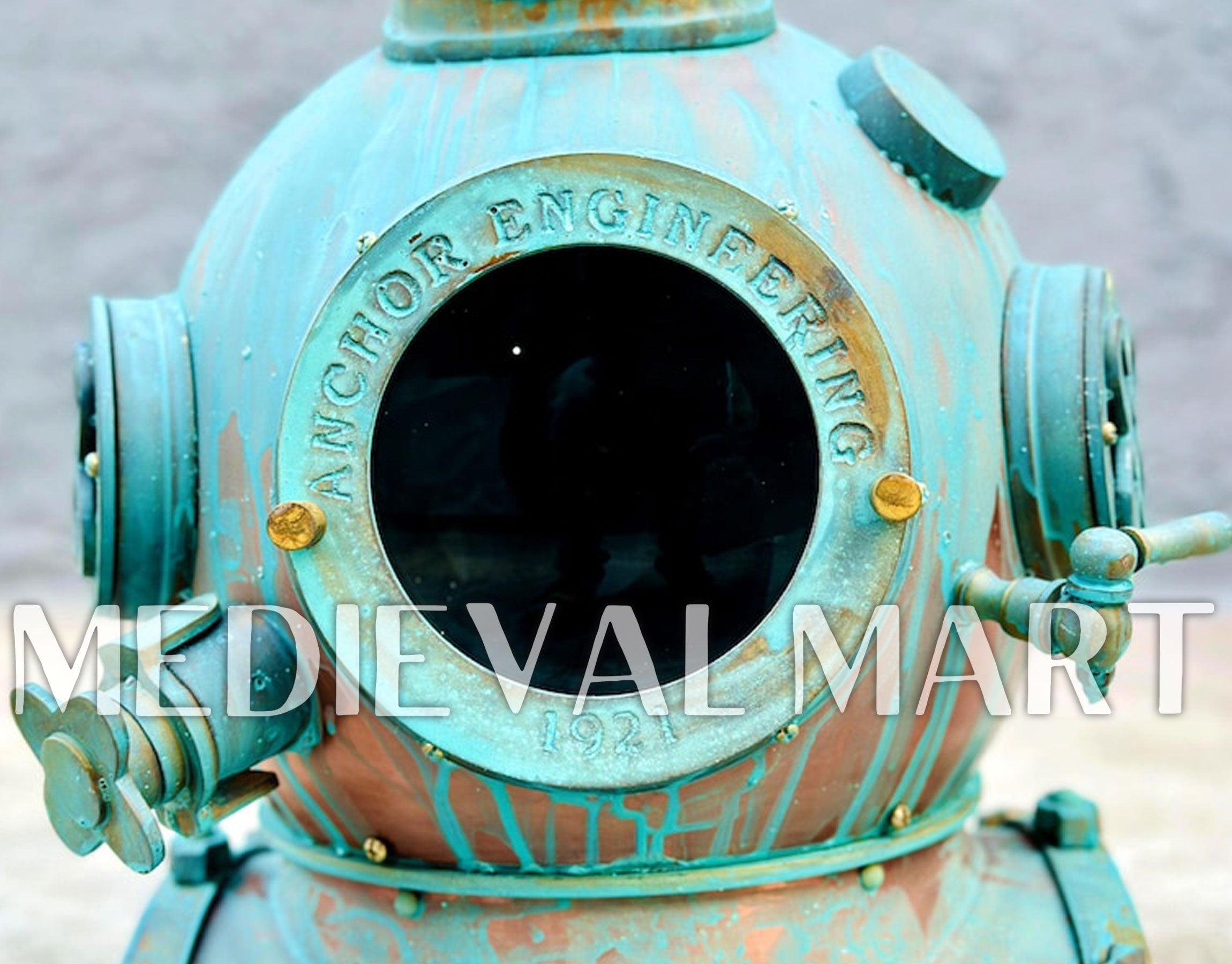 MEDIEVALMART Rusty Green Diving Helmet With Wooden Base