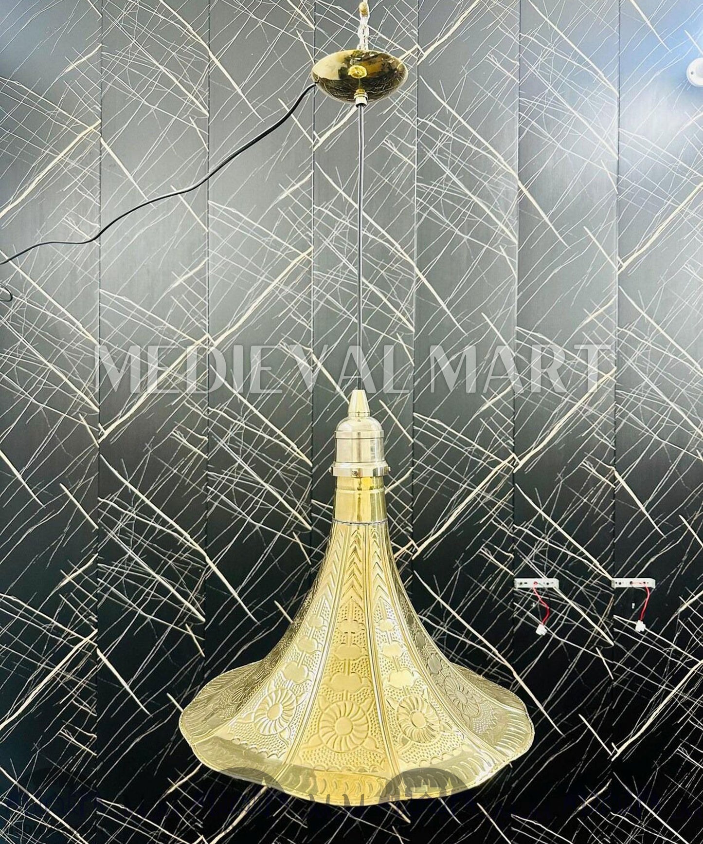MEDIEVALMART Handcrafted Custom Brass Horn Pendant Light: Modern Glass Hanging Lighting