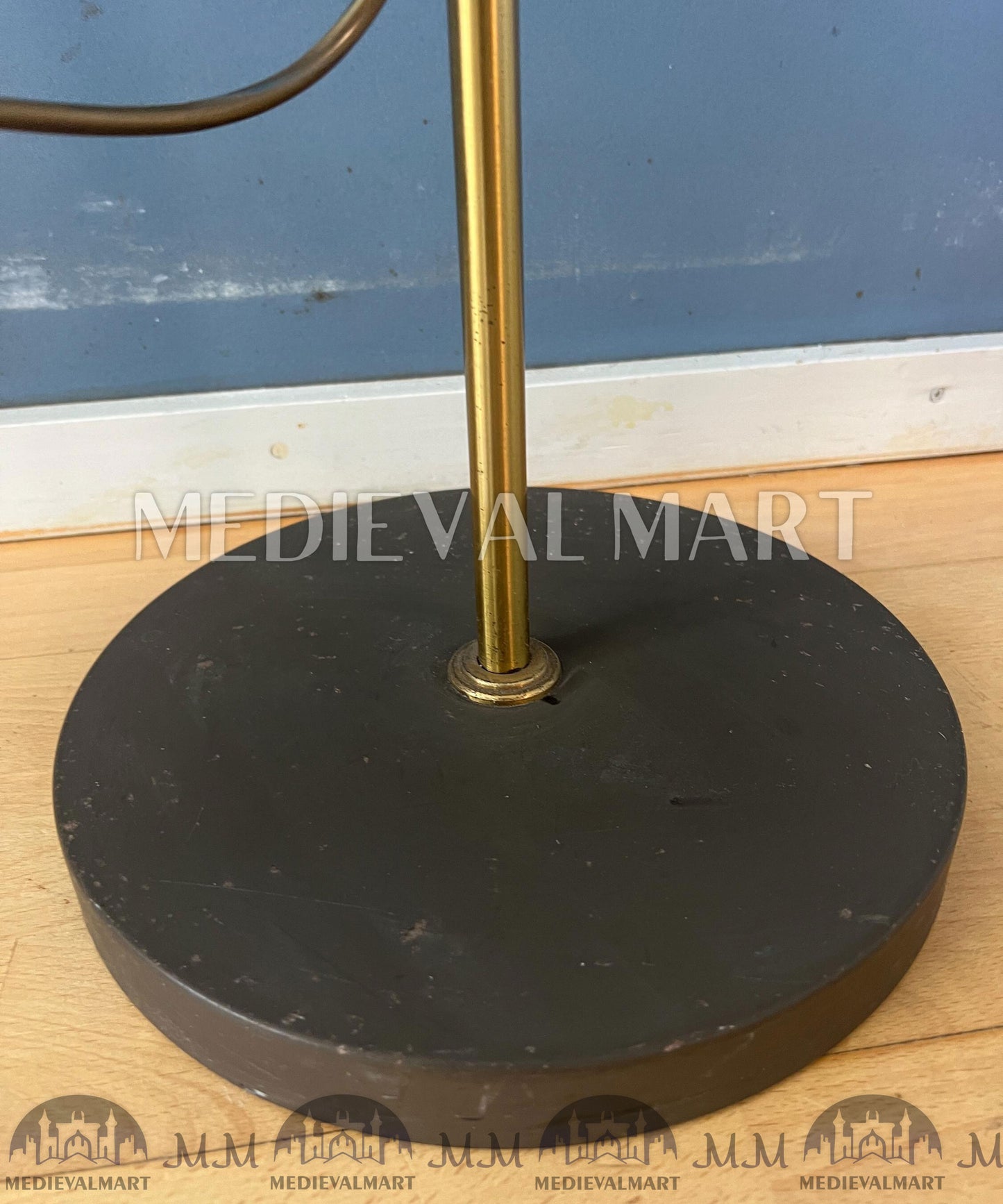 MEDIEVALMART Vintage Brass Floor Lamp with Adjustable Spot