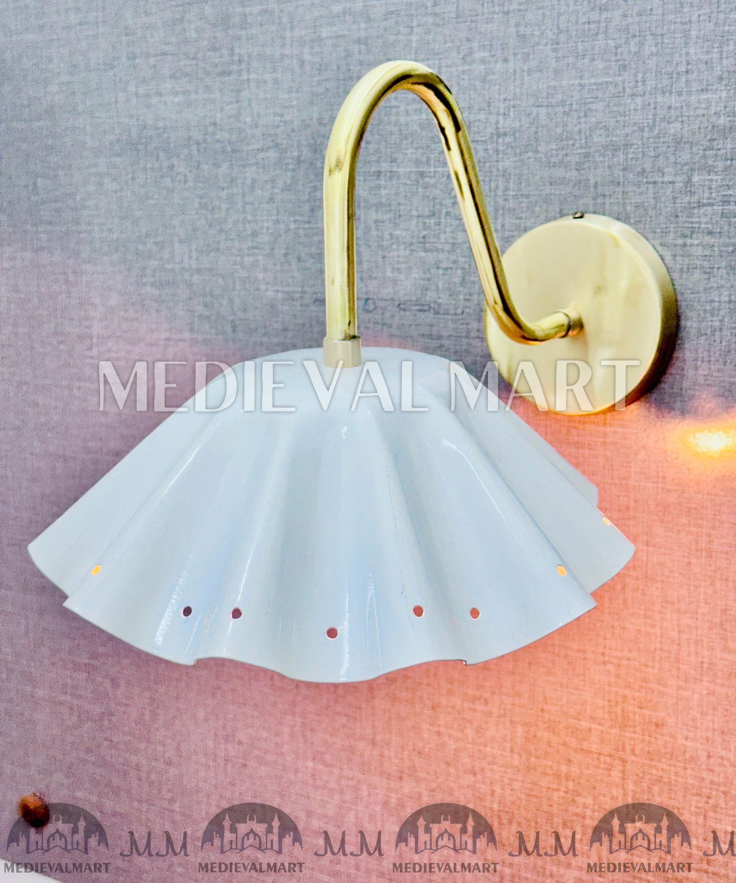 MEDIEVALMART Handcrafted Brass Wall Lamp: Modern Italian Light Fixture