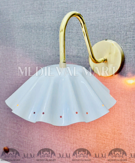 MEDIEVALMART Handcrafted Brass Wall Lamp: Modern Italian Light Fixture